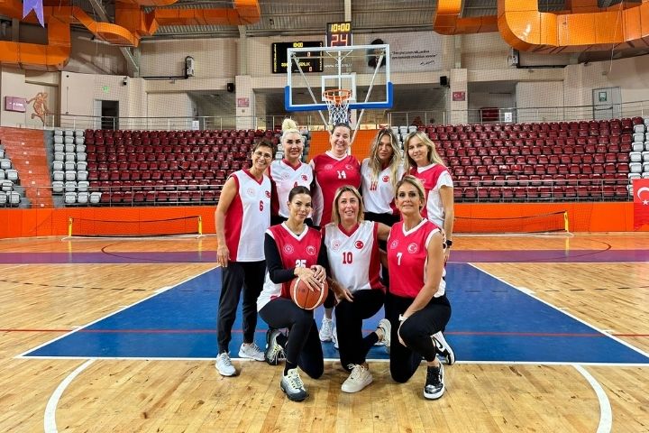Veteranlardan Minik Basketbolculara Destek
